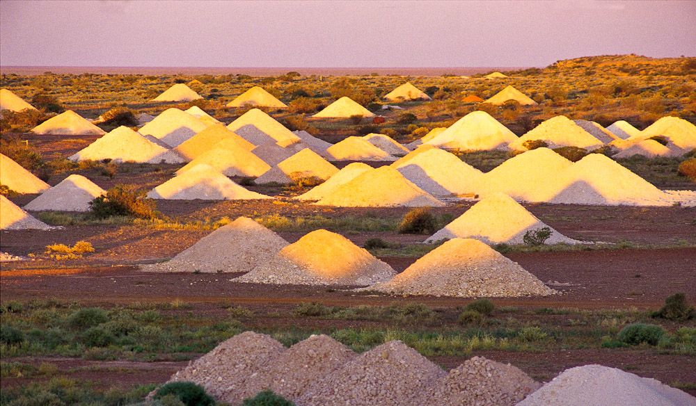 100-Things-To-Do-Before-You-Die-038-Noodle-For-Opals-At-Coober-Pedy.