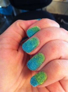 Velvet-Manicure-green-blue-combo.