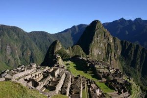 Machu_Picchu_early_morning.